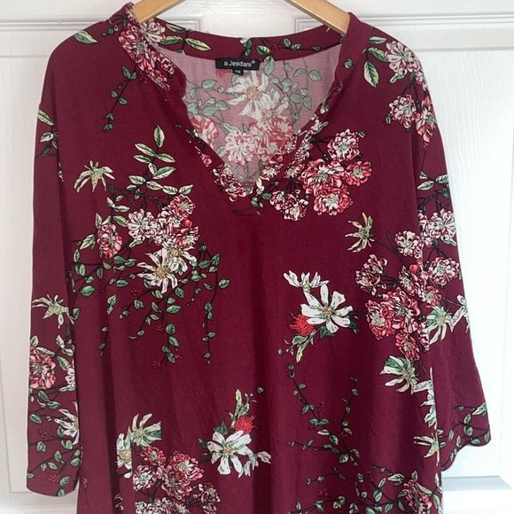 A. Jesdani 3X maroon floral top - Picture 1 of 4